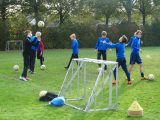 Training S.K.N.W.K. JO15-1 van zaterdag 20 oktober 2018 (4/25)