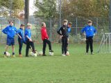 Training S.K.N.W.K. JO15-1 van zaterdag 20 oktober 2018 (20/25)