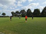 Tweede training 1e selectie S.K.N.W.K. seizoen 2019-2020 met aansluitend lunch (8/46)