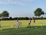 Laatste training van het seizoen voor de lagere seniorenteams van S.K.N.W.K. (13/35)