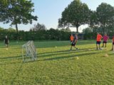 Laatste training van het seizoen voor de lagere seniorenteams van S.K.N.W.K. (35/35)