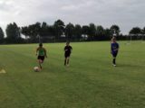 Laatste training S.K.N.W.K. JO13-1 van dit seizoen (16/25)