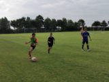 Laatste training S.K.N.W.K. JO13-1 van dit seizoen (17/25)