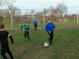 Onderlinge wedstrijd S.K.N.W.K. JO11-1 en JO13-1 (zaterdag 19 december 2020) (53/97)