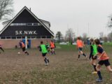 Onderlinge wedstrijd S.K.N.W.K. JO15-1 en JO17-1 (zaterdag 12 december 2020) (99/186)