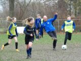 Onderlinge wedstrijd S.K.N.W.K. JO15-1 en JO17-1 (zaterdag 19 december 2020) (104/122)