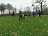 Onderlinge wedstrijd S.K.N.W.K. JO7-1 en JO9-1 (zaterdag 12 december 2020) (32/113)