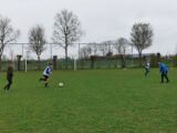 Onderlinge wedstrijd S.K.N.W.K. JO11-1 en JO13-1 (maandag 5 april 2021 - 2e Paasdag) (98/111)