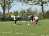 Onderlinge wedstrijd S.K.N.W.K. JO11-1 en JO13-1 (zaterdag 24 april 2021) (64/101)