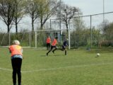 Onderlinge wedstrijd S.K.N.W.K. JO15-1 en JO17-1 (zaterdag 24 april 2021) (67/87)