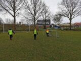 Onderlinge wedstrijd S.K.N.W.K. JO7-1 en JO9-1 (maandag 5 april 2021 - 2e Paasdag) (5/102)