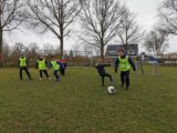 Onderlinge wedstrijd S.K.N.W.K. JO7-1 en JO9-1 (maandag 5 april 2021 - 2e Paasdag) (9/102)