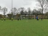 Onderlinge wedstrijd S.K.N.W.K. JO7-1 en JO9-1 (maandag 5 april 2021 - 2e Paasdag) (18/102)