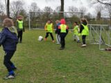 Onderlinge wedstrijd S.K.N.W.K. JO7-1 en JO9-1 (maandag 5 april 2021 - 2e Paasdag) (50/102)