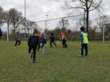 Onderlinge wedstrijd S.K.N.W.K. JO7-1 en JO9-1 (maandag 5 april 2021 - 2e Paasdag) (62/102)