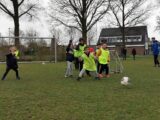 Onderlinge wedstrijd S.K.N.W.K. JO7-1 en JO9-1 (maandag 5 april 2021 - 2e Paasdag) (96/102)