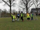 Onderlinge wedstrijd S.K.N.W.K. JO7-1 en JO9-1 (maandag 5 april 2021 - 2e Paasdag) (98/102)