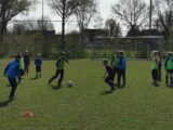 Onderlinge wedstrijd S.K.N.W.K. JO7-1 en JO9-1 (zaterdag 24 april 2021) (90/99)