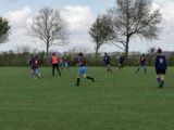 Onderlinge wedstrijd tussen spelers S.K.N.W.K. 1 en S.K.N.W.K. JO19-1 van zaterdag 1 mei 2021 (10/82)