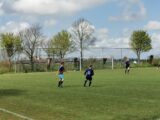 Onderlinge wedstrijd tussen spelers S.K.N.W.K. 1 en S.K.N.W.K. JO19-1 van zaterdag 1 mei 2021 (43/82)