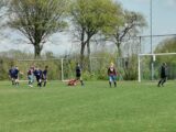 Onderlinge wedstrijd tussen spelers S.K.N.W.K. 1 en S.K.N.W.K. JO19-1 van zaterdag 1 mei 2021 (49/82)