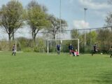 Onderlinge wedstrijd tussen spelers S.K.N.W.K. 1 en S.K.N.W.K. JO19-1 van zaterdag 1 mei 2021 (52/82)