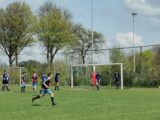 Onderlinge wedstrijd tussen spelers S.K.N.W.K. 1 en S.K.N.W.K. JO19-1 van zaterdag 1 mei 2021 (53/82)