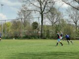 Onderlinge wedstrijd tussen spelers S.K.N.W.K. 1 en S.K.N.W.K. JO19-1 van zaterdag 1 mei 2021 (54/82)