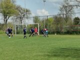 Onderlinge wedstrijd tussen spelers S.K.N.W.K. 1 en S.K.N.W.K. JO19-1 van zaterdag 1 mei 2021 (58/82)