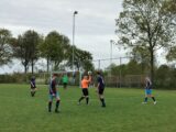 Onderlinge wedstrijd tussen S.K.N.W.K. 2 en S.K.N.W.K. JO19-1 van zaterdag 15 mei 2021 (74/85)