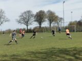 Training seniorenteams S.K.N.W.K. van zaterdag 24 april 2021 (14/94)