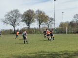 Training seniorenteams S.K.N.W.K. van zaterdag 24 april 2021 (15/94)