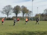 Training seniorenteams S.K.N.W.K. van zaterdag 24 april 2021 (16/94)