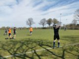 Training seniorenteams S.K.N.W.K. van zaterdag 24 april 2021 (38/94)