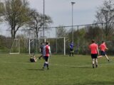 Training seniorenteams S.K.N.W.K. van zaterdag 24 april 2021 (65/94)