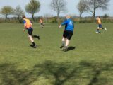 Training seniorenteams S.K.N.W.K. van zaterdag 24 april 2021 (76/94)