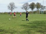 Training seniorenteams S.K.N.W.K. van zaterdag 24 april 2021 (84/94)