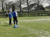 Training S.K.N.W.K. JO19-1 van zaterdag 24 april 2021 (6/105)