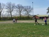 Training S.K.N.W.K. JO19-1 van zaterdag 24 april 2021 (21/105)