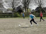 Training S.K.N.W.K. JO19-1 van zaterdag 24 april 2021 (33/105)