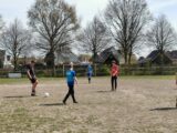 Training S.K.N.W.K. JO19-1 van zaterdag 24 april 2021 (40/105)