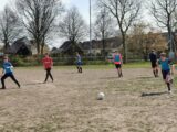 Training S.K.N.W.K. JO19-1 van zaterdag 24 april 2021 (42/105)