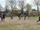 Training S.K.N.W.K. JO19-1 van zaterdag 24 april 2021 (63/105)