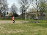 Training S.K.N.W.K. JO19-1 van zaterdag 24 april 2021 (70/105)