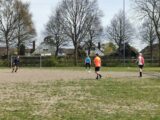 Training S.K.N.W.K. JO19-1 van zaterdag 24 april 2021 (71/105)