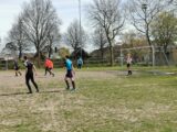 Training S.K.N.W.K. JO19-1 van zaterdag 24 april 2021 (73/105)