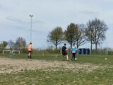 Training S.K.N.W.K. JO19-1 van zaterdag 24 april 2021 (89/105)