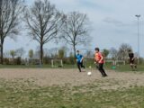 Training S.K.N.W.K. JO19-1 van zaterdag 24 april 2021 (91/105)