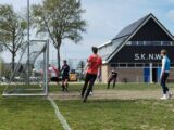 Training S.K.N.W.K. JO19-1 van zaterdag 24 april 2021 (96/105)